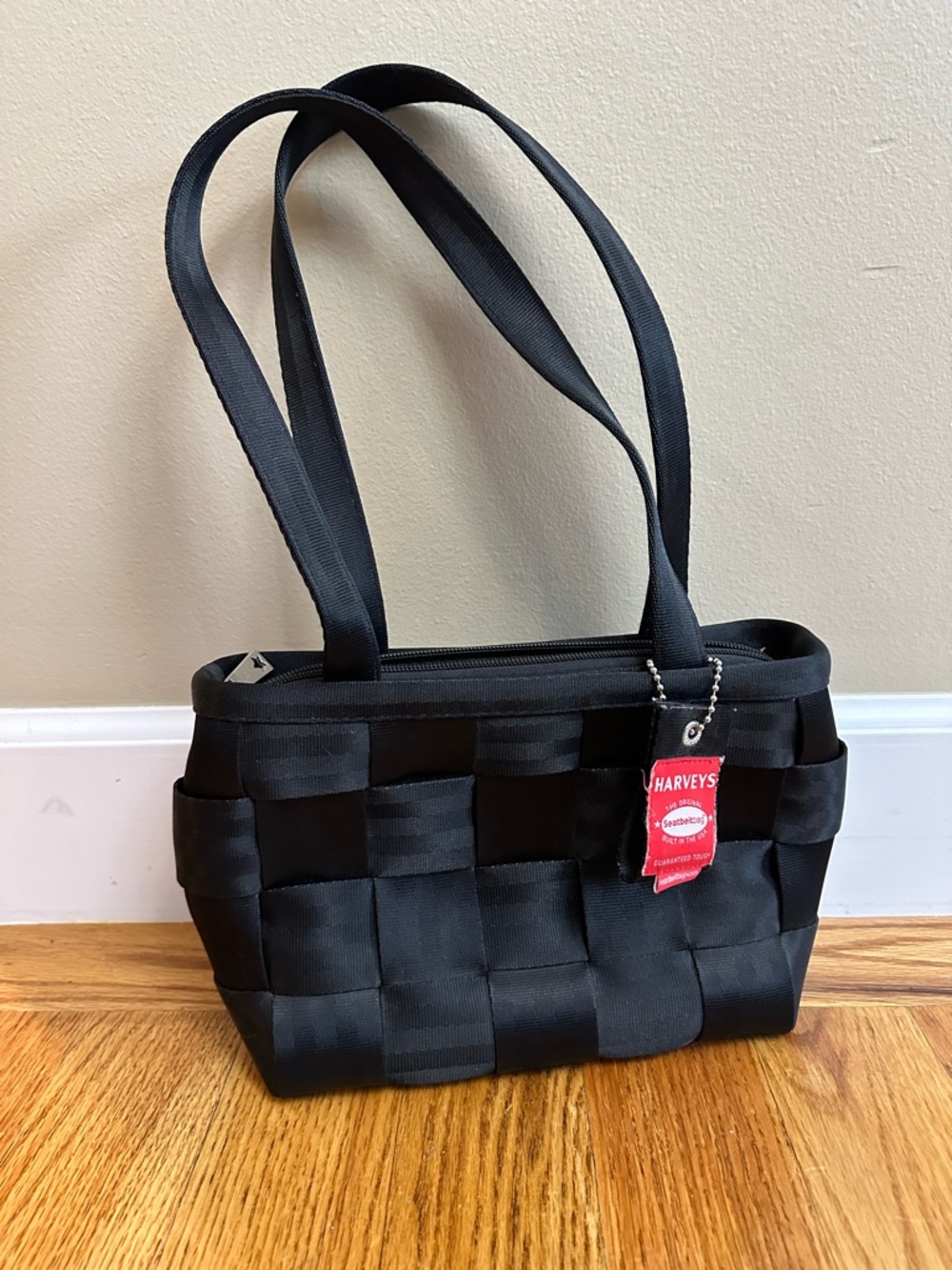 Harveys Black Seatbelt Bag Shoulder Tote Zip Closure